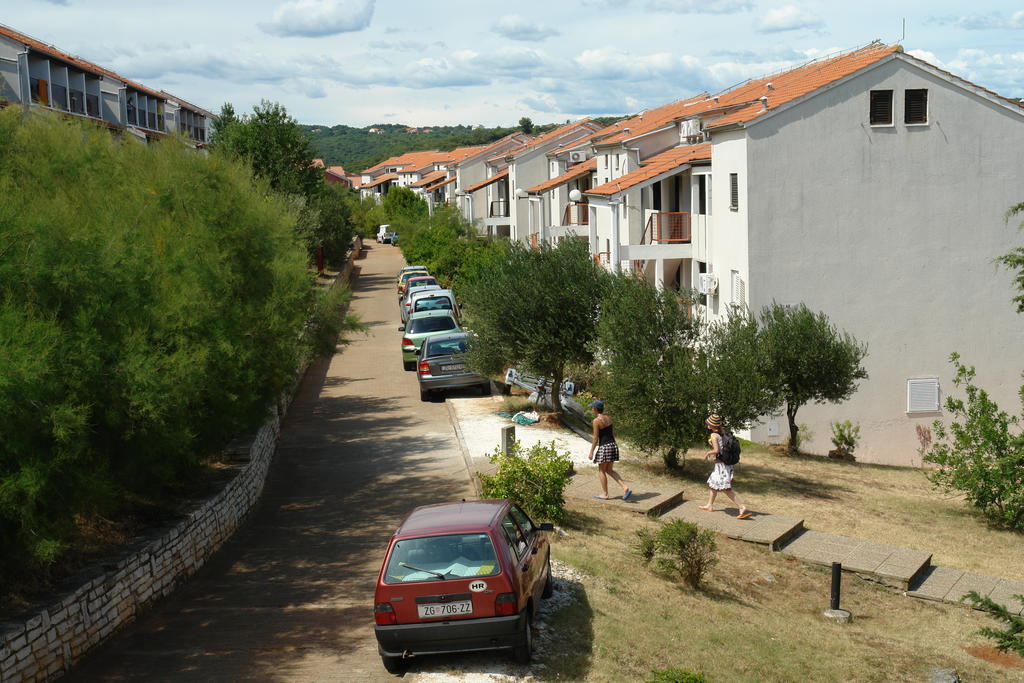 Apartments Hostin Garoful Duga Uvala Pavicini Esterno foto